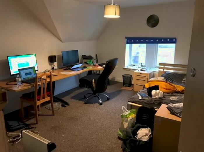 2 Bedroom Flat To Rent In Coplaw Street, Glasgow, G42
