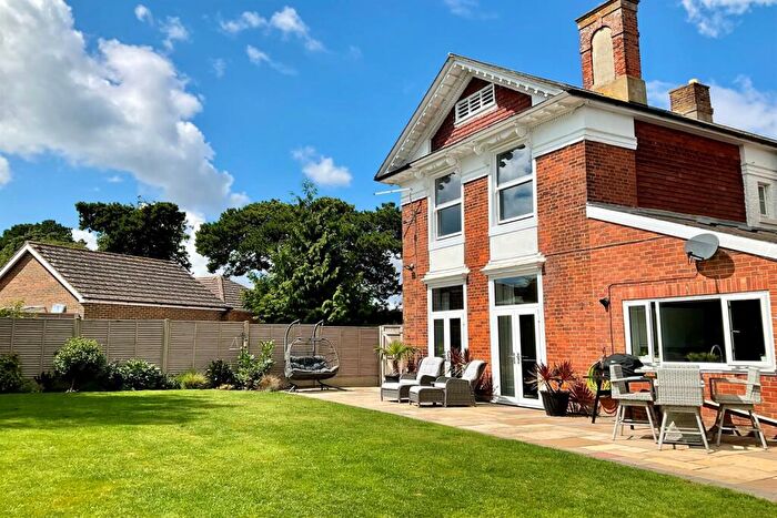 3 Bedroom Semi Detached House For Sale In Beauxfield, Whitfield, Dover, CT16