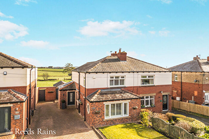 2 Bedroom Semi Detached House For Sale In Highmoor Lane, Cleckheaton, West Yorkshire, BD19