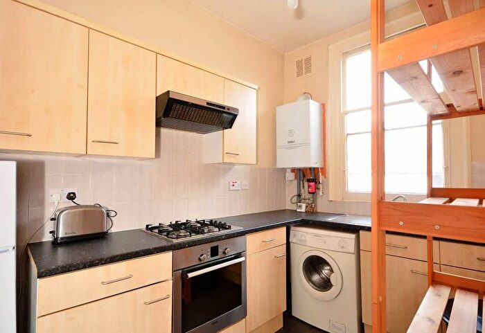 1 Bedroom Block Of Flats To Rent In Crouch Hill, London, N4