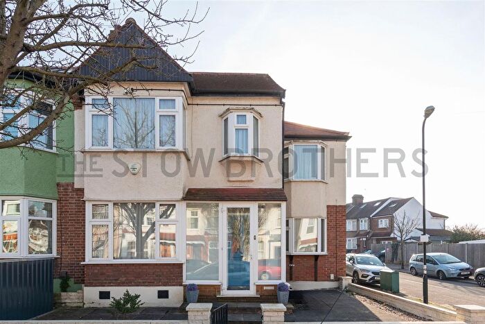 5 Bedroom Property To Rent In Wickham Road, London, E4