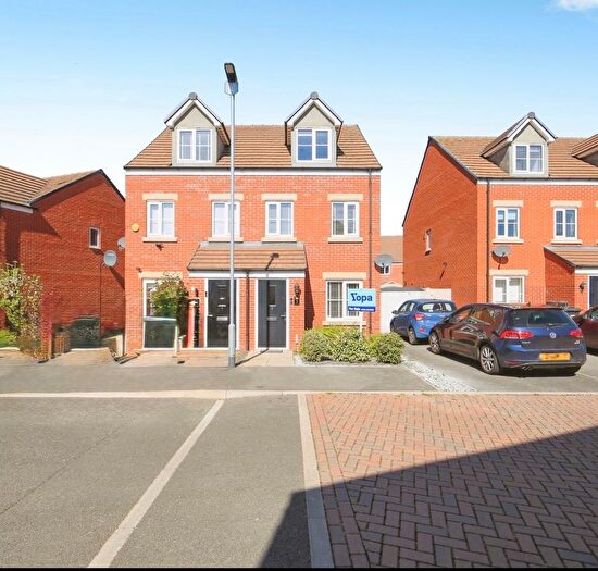 3 Bedroom Semi Detached House For Sale In Logan Mews, Peterborough, PE7