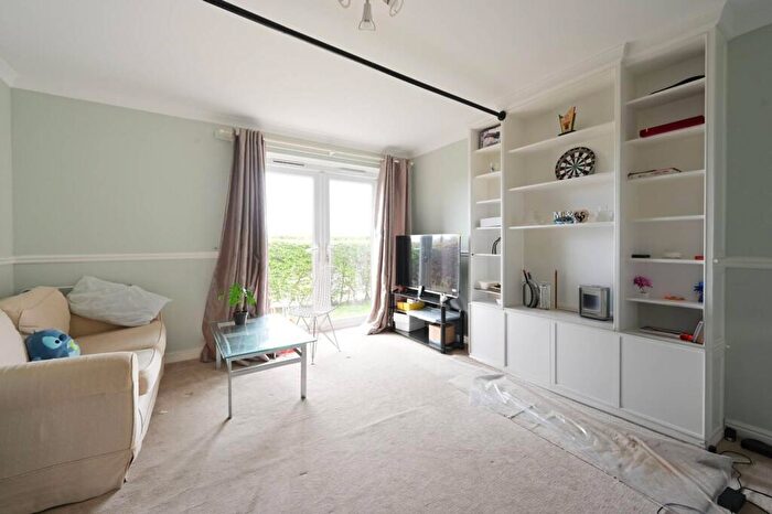 2 Bedroom Flat To Rent In Canary Wharf, Isle Of Dogs, London, E14