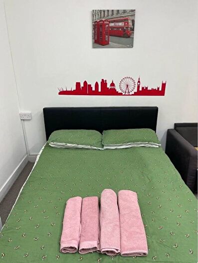 1 Bedroom Studio To Rent In Upper St, Islington, London Pn, N1