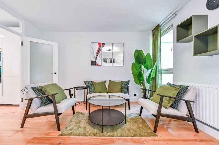 3 Bedroom Flat For Sale In Warwick Crescent, Little Venice, London, W2