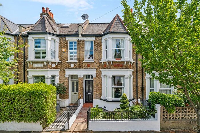 2 Bedroom Flat For Sale In Bridgman Road, London, W4