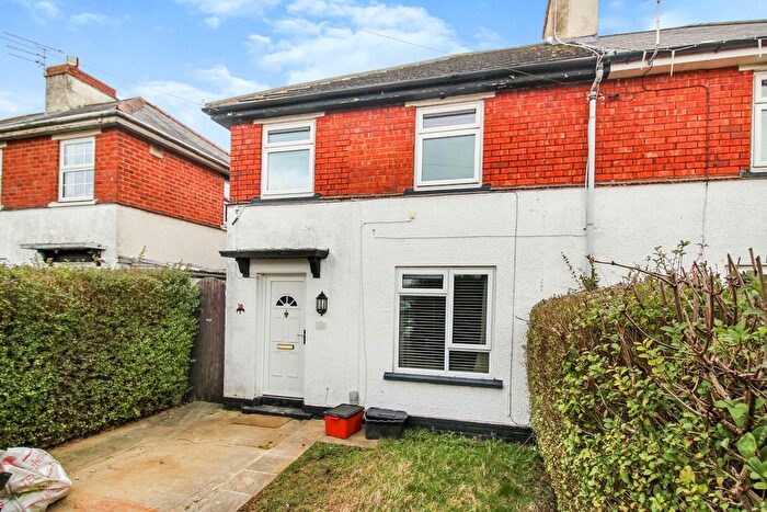 3 Bedroom Semi-Detached House To Rent In Poplar Avenue, Swindon, SN2