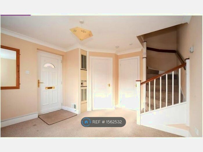 1 Bedroom Terraced House To Rent In Coleridge Close, Twyford, Reading, RG10