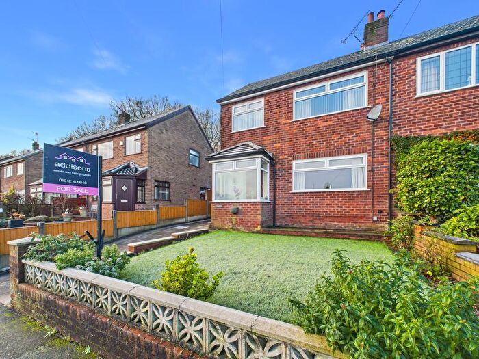 3 Bedroom Semi-Detached House For Sale In Tennyson Drive, Billinge, Wigan, WN5