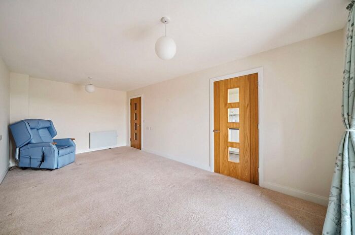 1 Bedroom Flat To Rent In The Dean, Alresford, Hampshire, SO24