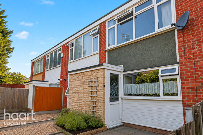 2 Bedroom Terraced House For Sale In Grace Road, Leicester, LE2