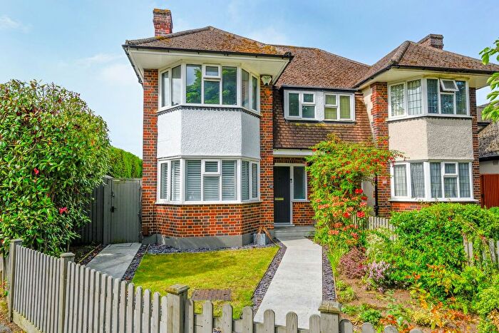 3 Bedroom Semi Detached House For Sale In Mayfield Road, Walton-On-Thames, KT12