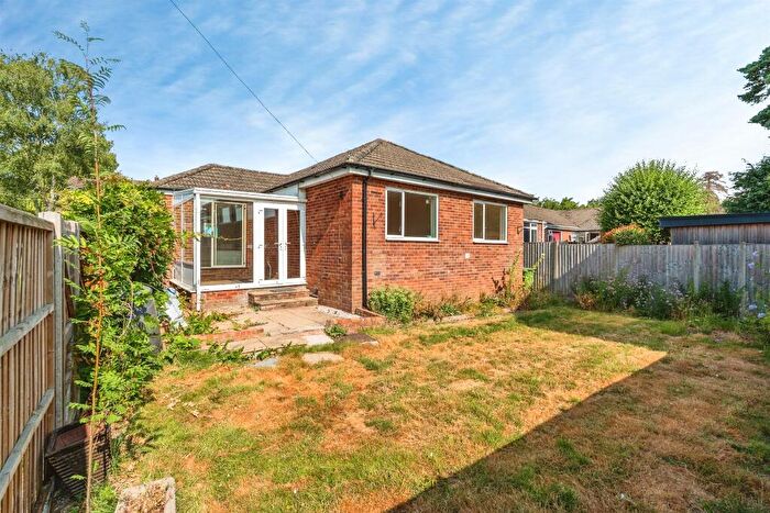 3 Bedroom Semi-Detached Bungalow For Sale In Willow Gardens, North Baddesley, Southampton, SO52