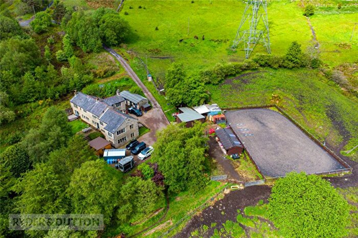 7 Bedroom Detached House For Sale In Oldham Road, Denshaw, Saddleworth, OL3