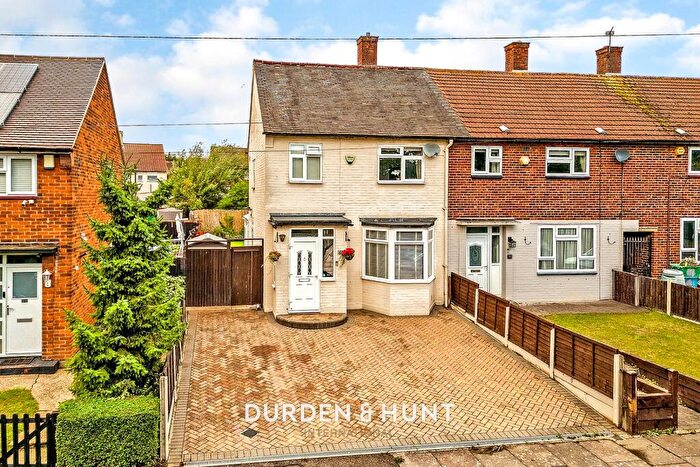 3 Bedroom End Of Terrace House For Sale In Peregrine Road, Hainault, IG6