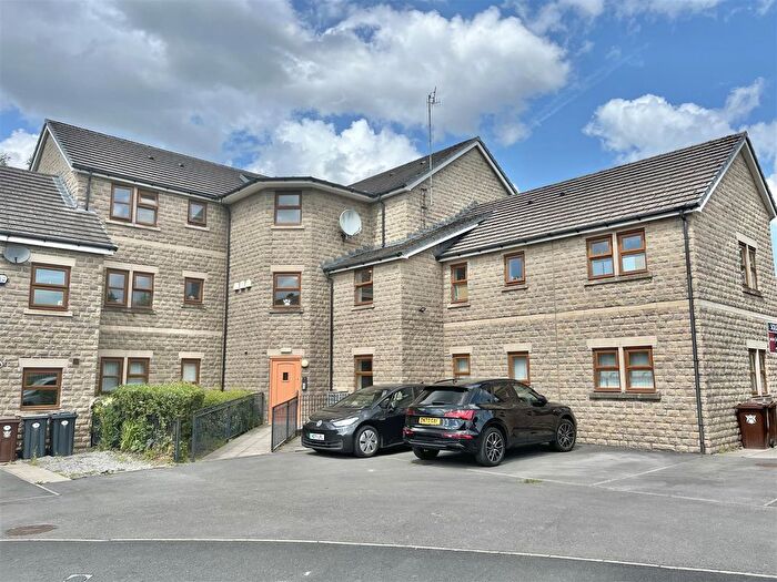 2 Bedroom Flat To Rent In Rhodes Top, Padfield, Glossop, SK13