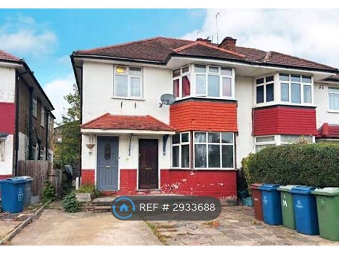 2 Bedroom Flat To Rent In Everton Drive, Stanmore, HA7