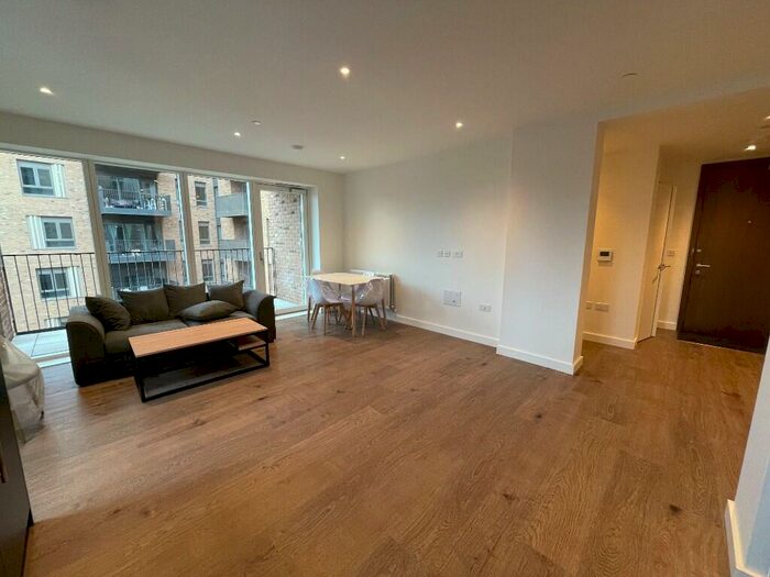 2 Bedroom Flat To Rent In Blenheim Mansions, Mary Neuner Road, London, N8