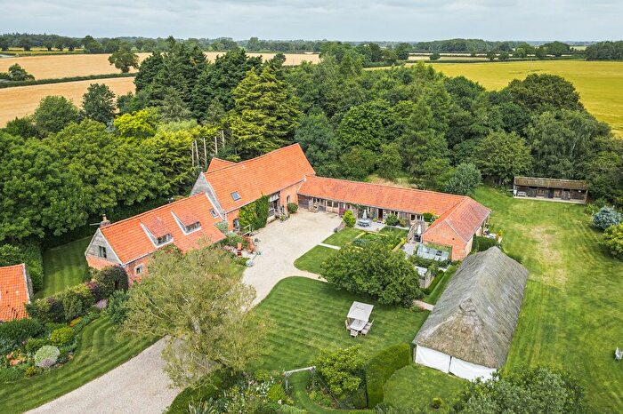 5 Bedroom Barn Conversion For Sale In South Walsham Road, Panxworth, Norwich, NR13