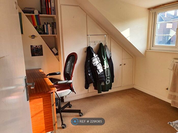 6 Bedroom End Of Terrace House To Rent In Donnington Grove, Southampton, SO17