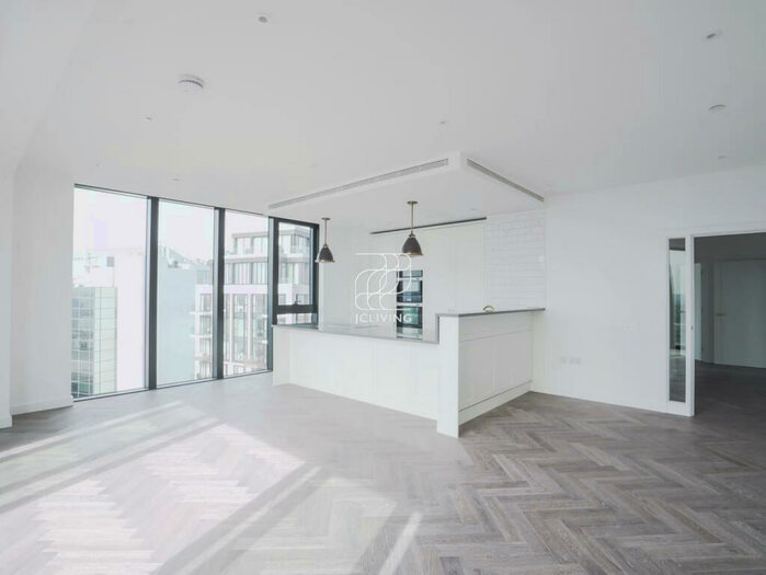 3 Bedroom Flat To Rent In Gauging Square, London Dock, E1W