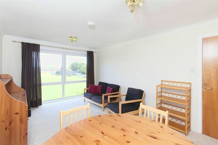 2 Bedroom Flat To Rent In Myreside Court, Edinburgh, EH10