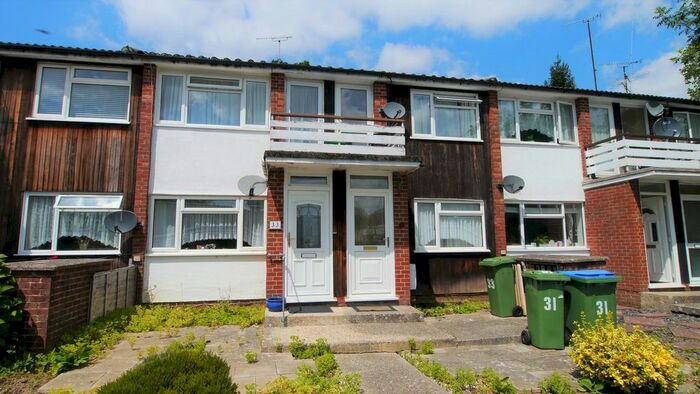 2 Bedroom Flat To Rent In River Mead, Horsham, West Sussex, RH12