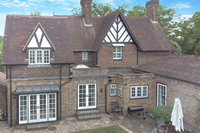 3 Bedroom Link Detached House For Sale In Camlet Way, Hadley Wood, Hertfordshire, EN4