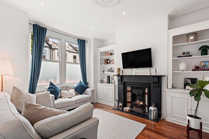 2 Bedroom Flat To Rent In Wardo Avenue, Fulham, SW6