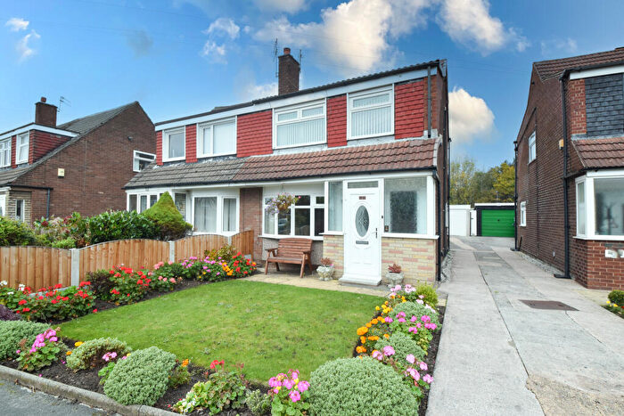 3 Bedroom Semi-Detached House For Sale In Shetland Way, Davyhulme, M41