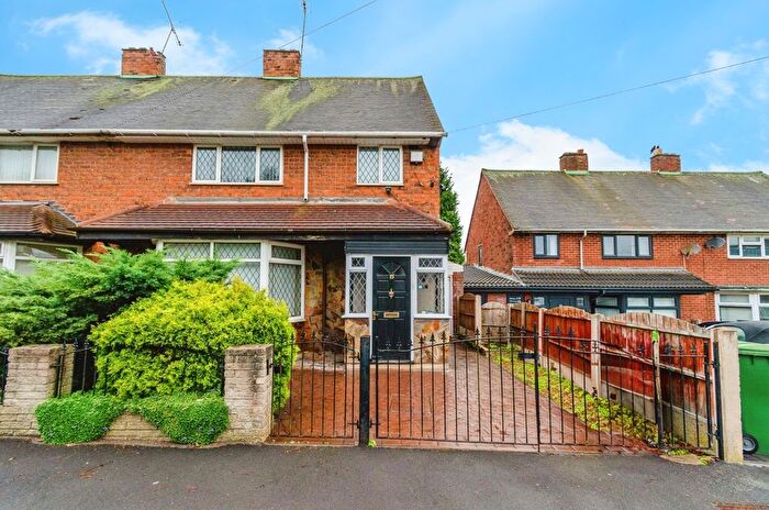 3 Bedroom Semi-Detached House For Sale In Ely Road, Walsall, West Midlands, WS2