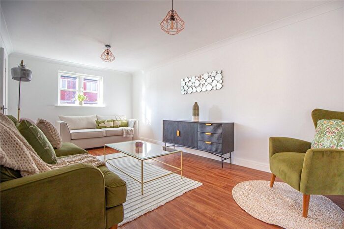 3 Bedroom End Terrace House For Sale In Trubshaw Close, Horfield, Bristol, BS7