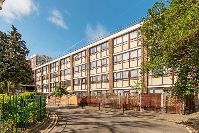 1 Bedroom Flat To Rent In Crondal Court, London, N1