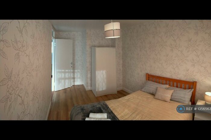 2 Bedroom Maisonette To Rent In Manesty Court, London, N14