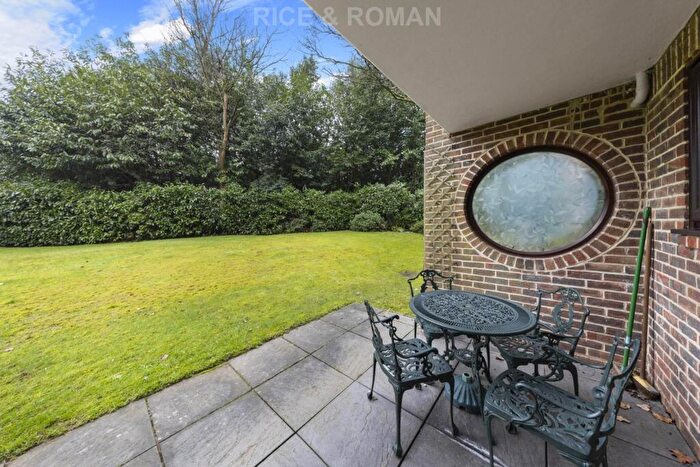 1 Bedroom Retirement Property For Sale In Clarefield Court, Ascot, SL5