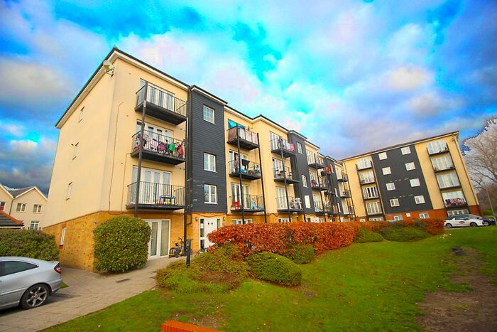 2 Bedroom Flat To Rent In Blackthorn Road, Ilford, IG1