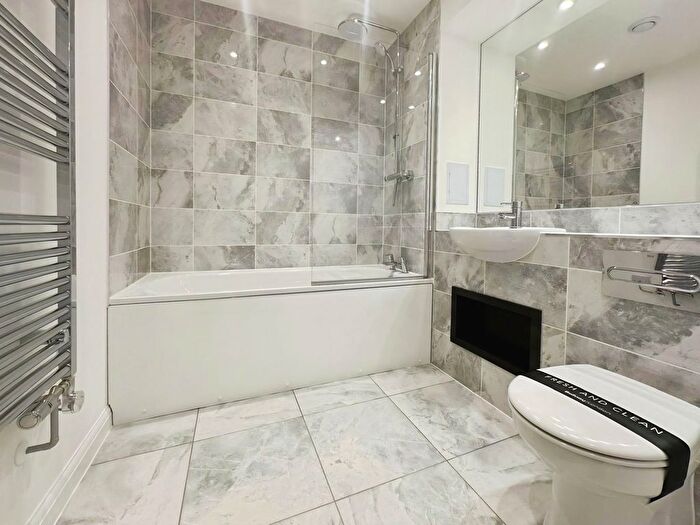 2 Bedroom Flat To Rent In Truman Way, Dartford, DA1