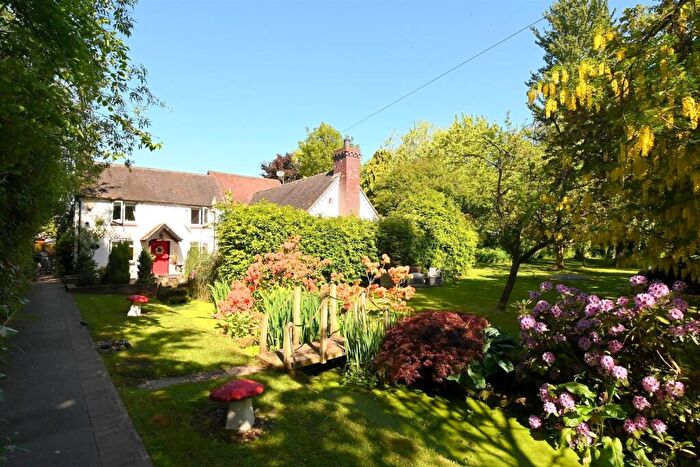 4 Bedroom Detached House For Sale In Fullbrook Cottage, Efflinch Lane, Barton Under Needwood, DE13