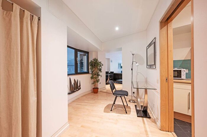 1 Bedroom Flat To Rent In Britton Street, Clerkenwell, London, EC1M