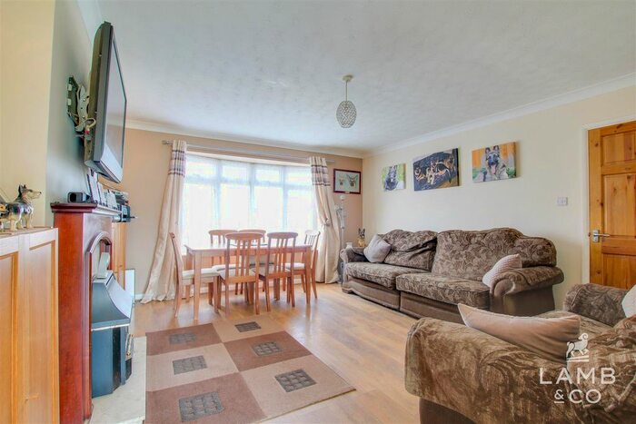 4 Bedroom Detached House For Sale In St. Johns Road, Clacton-On-Sea, CO16