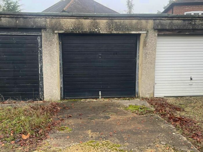 Garage / Parking To Rent In Southdale Road, Oxfordshire, OX2
