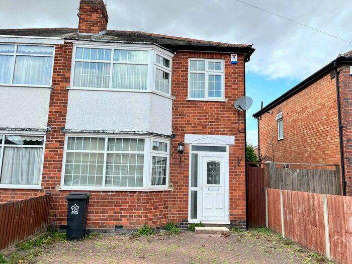 3 Bedroom Semi-Detached House To Rent In Yardley Drive, Wigston, Leicester, LE2