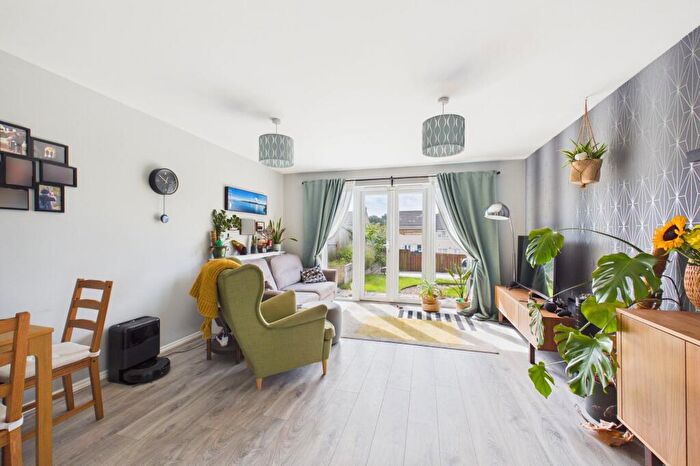 3 Bedroom End Of Terrace House For Sale In Papstone Place, Kilsyth, G65