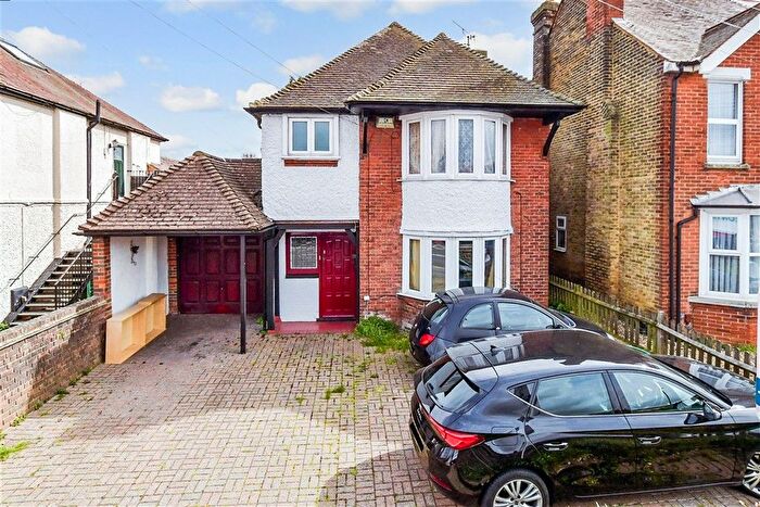 4 Bedroom Detached House For Sale In Loose Road, Maidstone, Kent, ME15