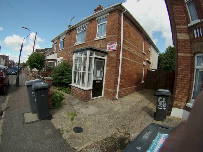 4 Bedroom Semi-Detached House To Rent In / Bedroom House On Cardigan Road, BH9
