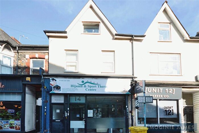 2 Bedroom Apartment For Sale In Mackintosh Place, Cardiff, CF24