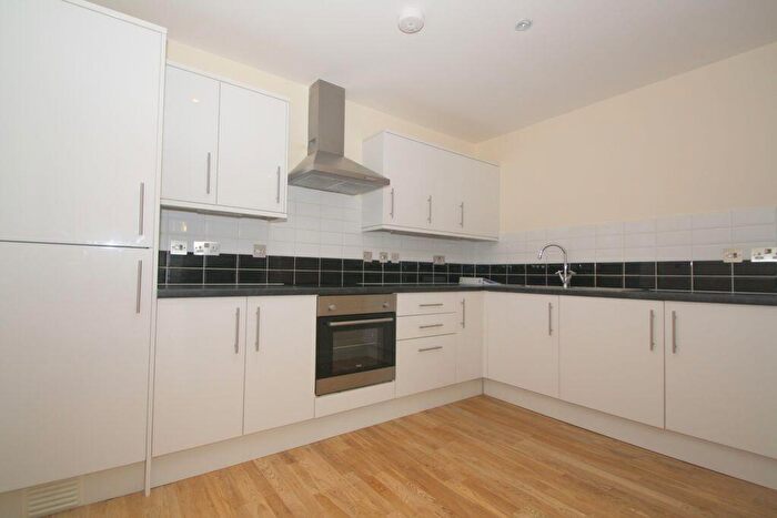 2 Bedroom Flat To Rent In Flat, Axminster Road, London, N7