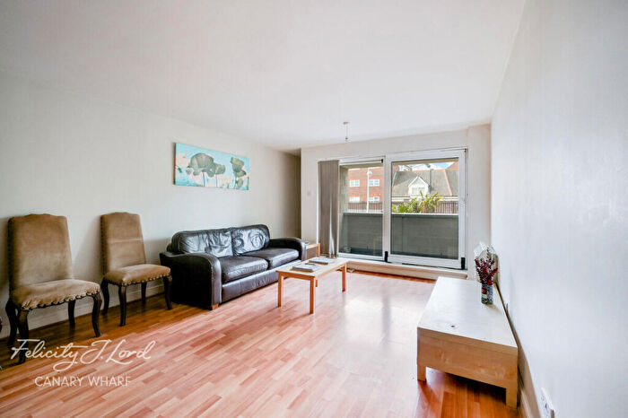 2 Bedroom Apartment To Rent In Lowestoft Mews, London, E16