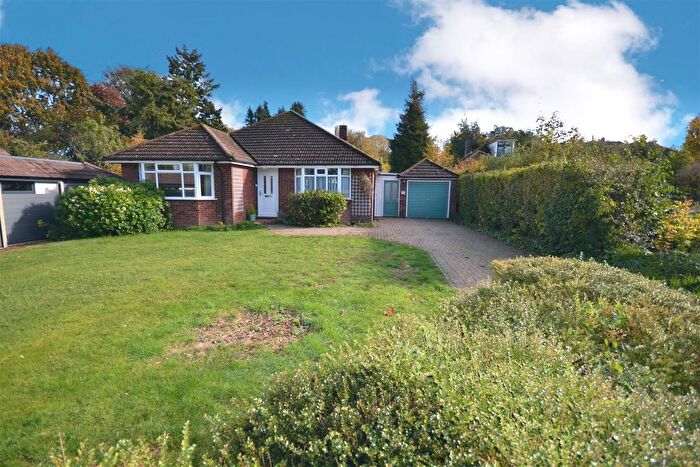 4 Bedroom Detached Bungalow For Sale In Homesteads Road, Basingstoke, RG22
