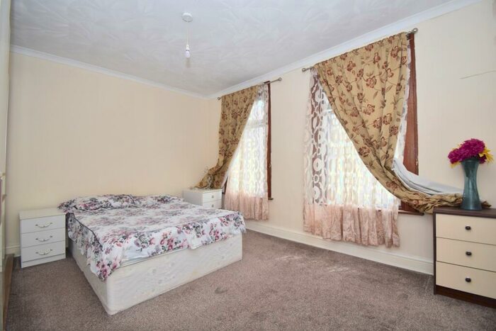 1 Bedroom Flat To Rent In Weston Road Rochester, ME2